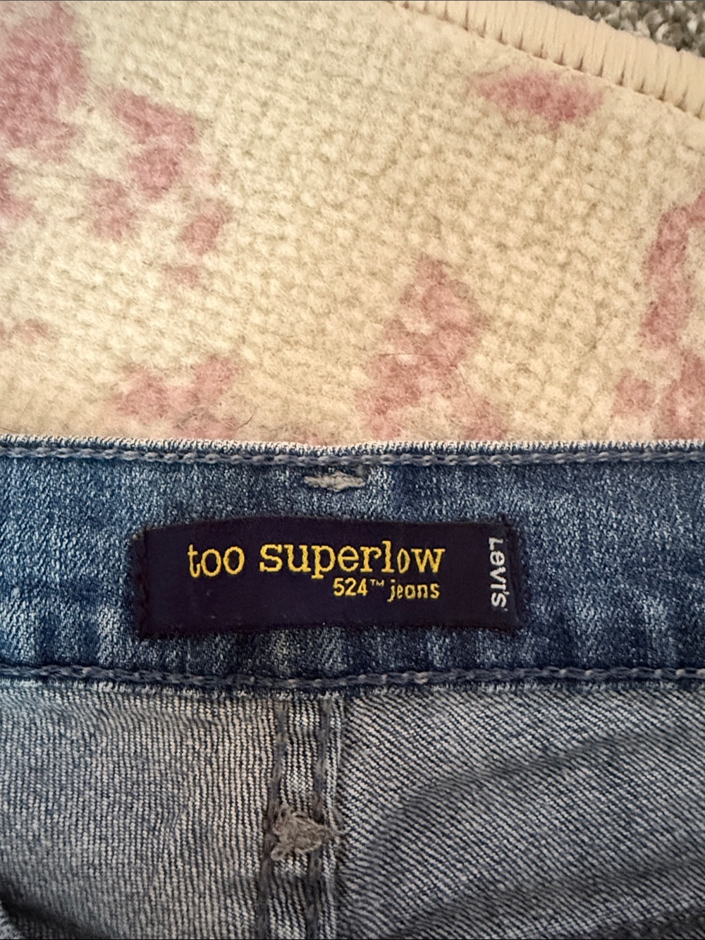 Levi's Women's Skinny Jeans in Faded Blue - Picture 2 of 6